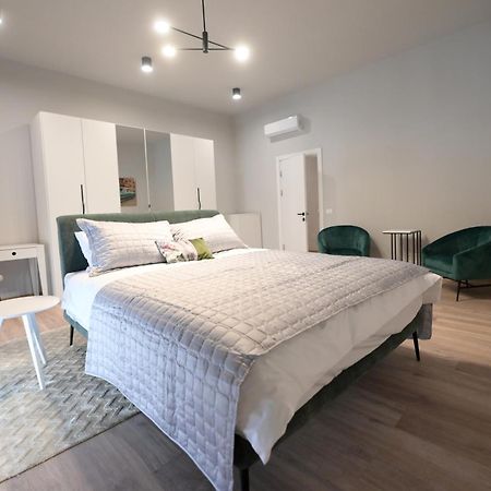 Umbrella Street Center Luxury 2 Bedroom Βουκουρέστι Εξωτερικό φωτογραφία